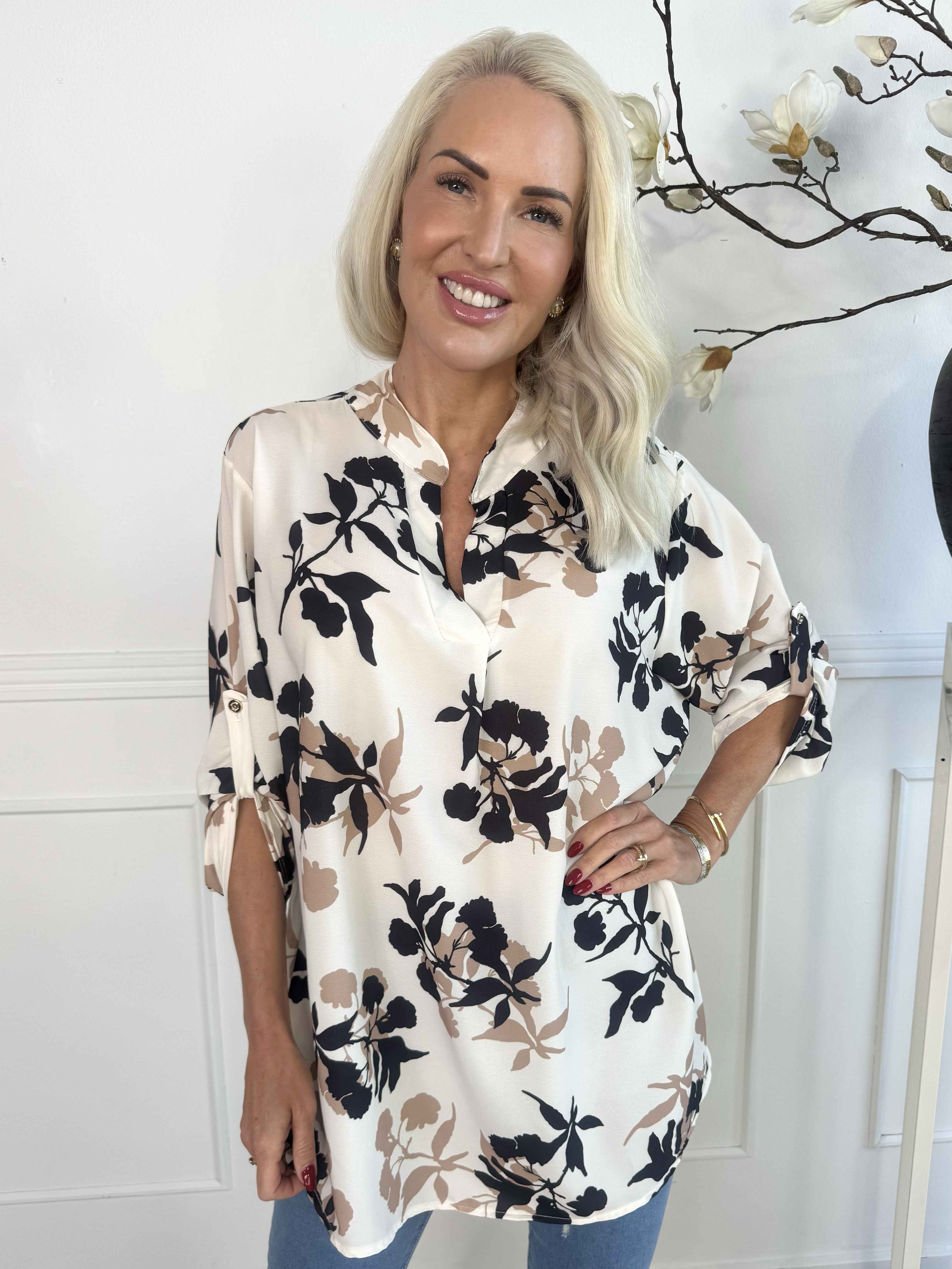 Vanesa Leaf - Let tunika i viskose med bladmotiver